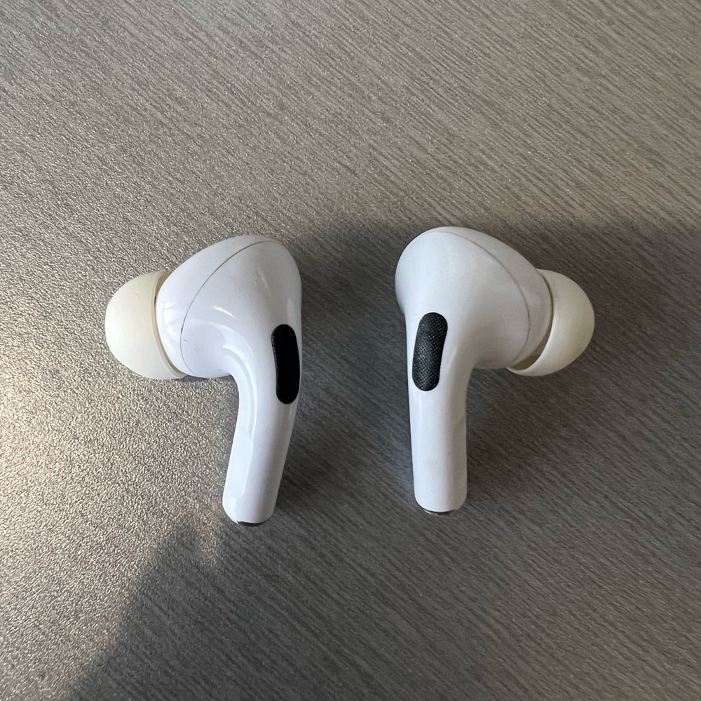 AirPod Pro’s without charging case
